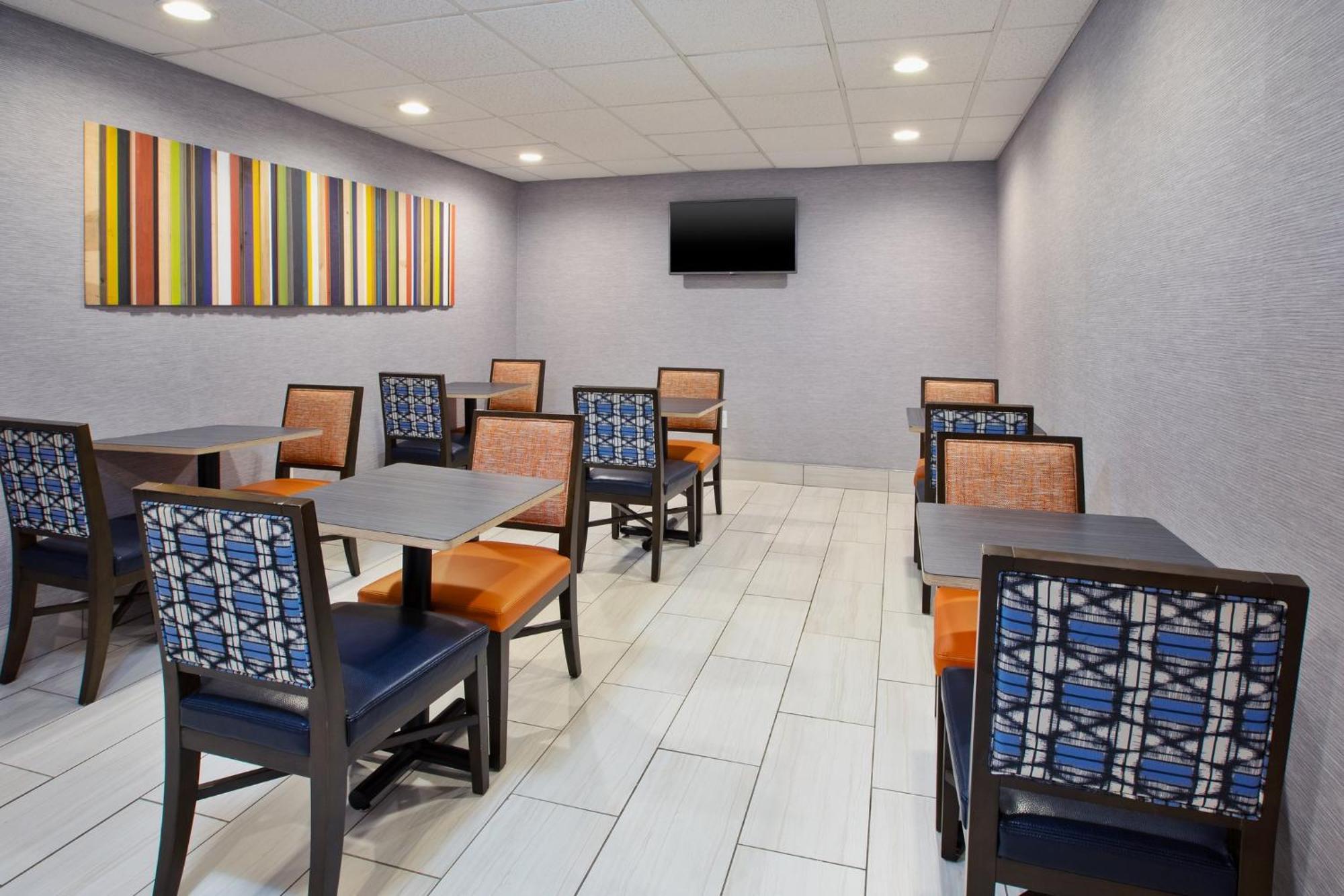 Holiday Inn Express & Suites I-26 & Us 29 At Westgate Mall By Ihg Spartanburg Exterior foto